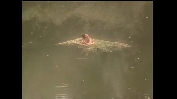 कुल ट्यूब brunette fucked in a jungle swamp नई जगह