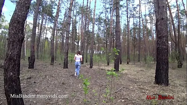 نیا Public outdoor fuck for fit Mia in the forest. Mia Bandini کل ٹیوب