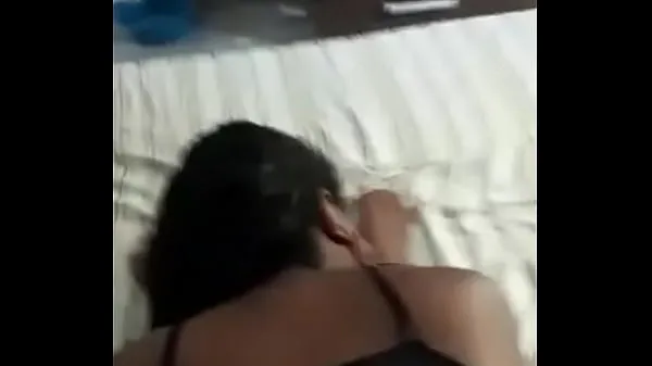 نیا Puta pedindo pica pra coroa na cama do marido کل ٹیوب