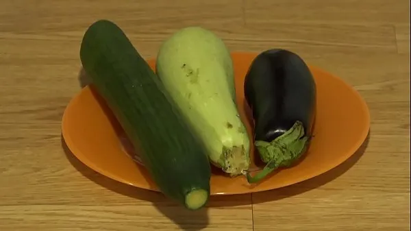 Новая Organic anal masturbation with wide vegetables, extreme inserts in a juicy ass and a gaping hole общая труба