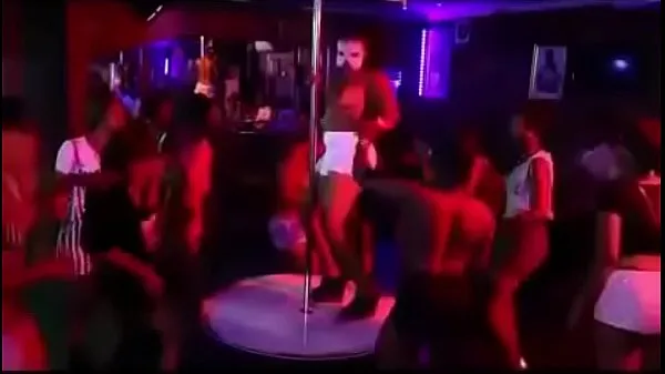 Tabung total Nigerian nightclub (Nollywood scene baru