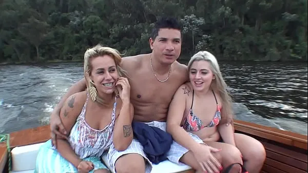 The Brazilian pornstar Monica Lima, Ed Junior and Nicole Bittencourt on a boat trip on the Guarapiranga Dam أنبوب إجمالي جديد