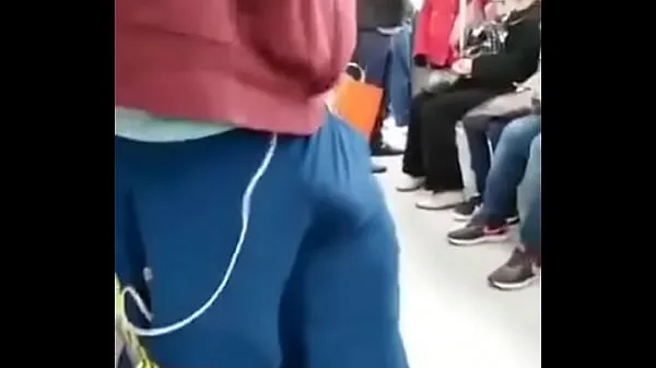 نیا Bulto de macho en el metro - dios mio, que vergota کل ٹیوب