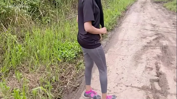 Novo Desi jovem sexo ao ar livre perto da pista de jogging tubo total