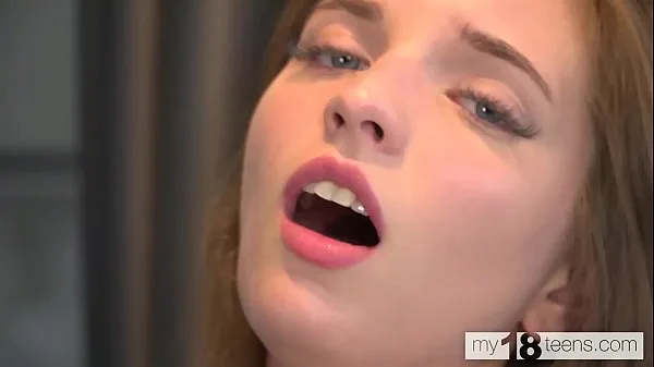 MY18TEENS -This chick knows how to masturbate very hot أنبوب إجمالي جديد