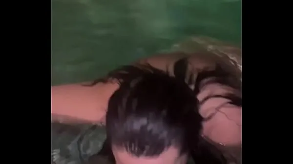 कुल ट्यूब Latina slut sucks cock under water नई जगह