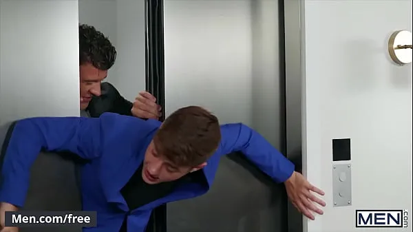 新Stud (JJ Knight) Eats Out Twinks (Joey Mills) Tight Small Butt Pounds Him In An Elevator - Men - Follow and watch Joey Mills at总管