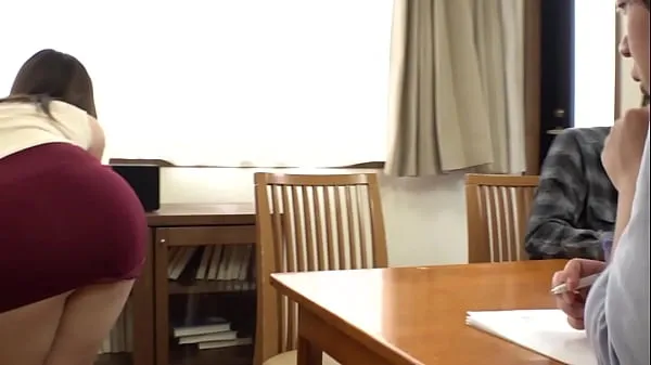 Nytt totalt older step sister! Is it okay to do this when my step brother is by my side? ?? The messy and nasty sound of a meat stick in a thick thigh echoes in the room![Part 1 rör