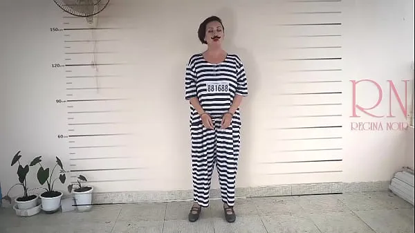 新在监狱里拍照。 被拘留的女士是监狱的囚犯。 她被要求在镜头前脱衣服。 角色扮演。 完整视频 在监狱里，女性被要求脱衣服拍照。 他们别无选择。 他们打扮得很滑稽。 并滑稽地脱光衣服。 女囚犯被要求脱光衣服，以换取在监狱中的良好服务。 一些母 同意在监狱长面前赤身裸体来获取食物。 监狱，监狱长，长袍，屈辱，统治，惩罚，惩罚，顺从，现实，偷窥者，偷窥者，奴隶，手无寸铁，欺侮，警察，警官，官员，手镯，刑事，小偷总管