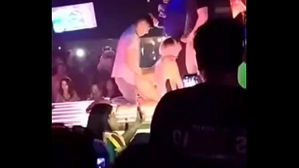 Nouveau Deux amis crachent un striper et se retrouvent avec un feu amical tube total