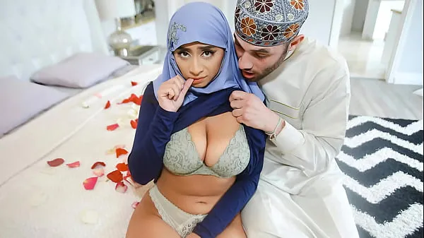 Новая Жена и муж в хиджабе делают все возможное для оплодотворения - Hijablust общая труба
