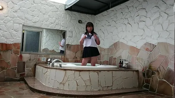 新Japanese sissy with Japanese school uniform takes a bath总管