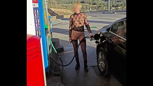 Tabung total Flashing at a petrol station baru